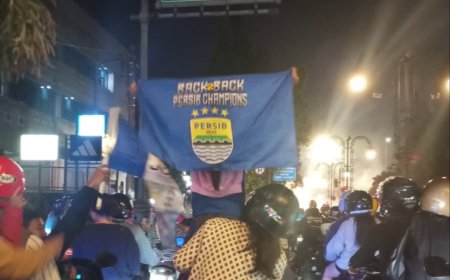 Bandung Membiru! Ribuan Bobotoh Kuasai Jalanan Usai Persib Menang Dramatis