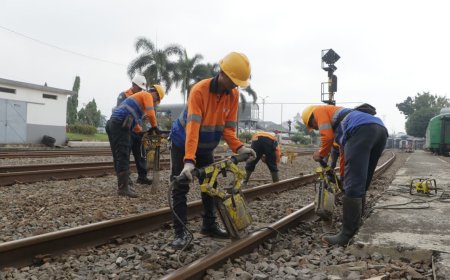 KAI Daop 2 Rampungkan Penggantian Rel 2,8 Kilometer