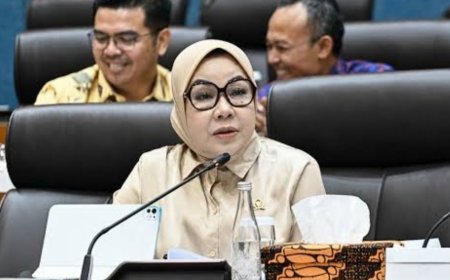 Viral Bioskop Desa Dibiayai Negara, Publik Soroti Nasib Sekolah dan Puskesmas