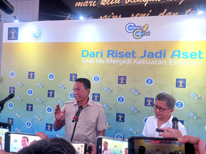 Rocky Gerung dan Menkum Bongkar Masalah Besar Kampus Indonesia: Riset Hebat, Tapi Gagal Jadi Bisnis