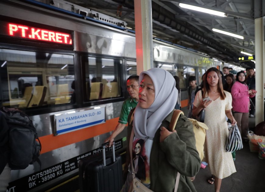 Libur IdulAdha 2026, Tiket Kereta dari Bandung Tembus 102 Persen