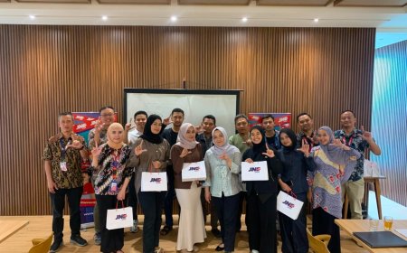 JNE Bandung Perkuat UMKM Digital, Ruang Kolaborasi Satukan Seller dan Marketplace
