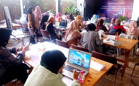 SBM ITB dan Dekranasda Jabar Beri Pelatihan Marketing Berbasis AI bagi UMKM