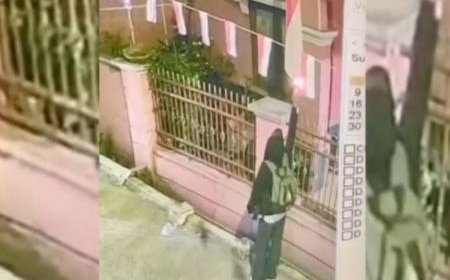 Pria Bakar Bendera Merah Putih di Bandung Terekam CCTV, Polisi Selidiki Identitas Pelaku
