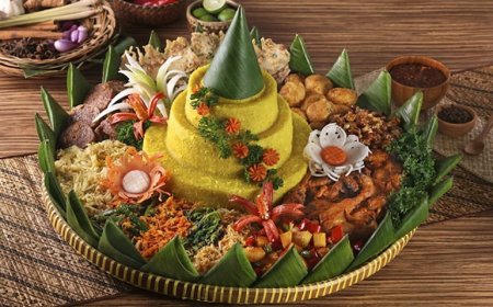 Nasi Tumpeng dan Jejak Tradisi yang Kini Identik dengan 17 Agustus