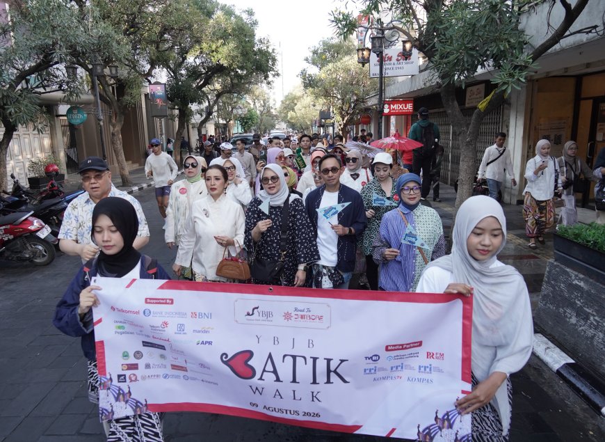 Sekitar 300 Peserta Ramaikan Batik Walk 2026 di Bandung