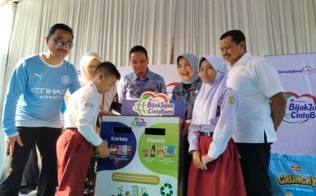Garudafood Dorong Ekonomi Sirkular di Jabar, 1,2 Ton Sampah Kemasan Diolah Jadi Dropbox