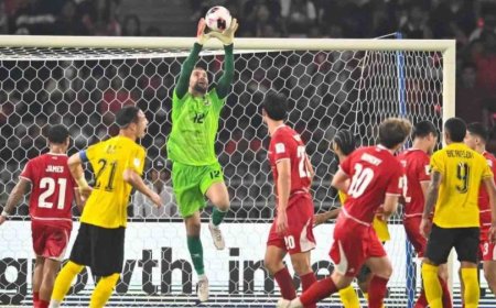 Maarten Paes Jadi Tembok Garuda, Indonesia Tahan Malaysia 0-0 Meski 10 Pemain