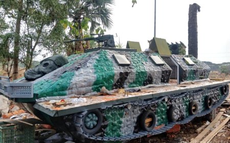 2.850 Botol Plastik Disulap Jadi Perahu Tank
