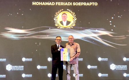 Mohamad Feriadi Raih CEO of The Year di Indonesia Logistics Awards 2026