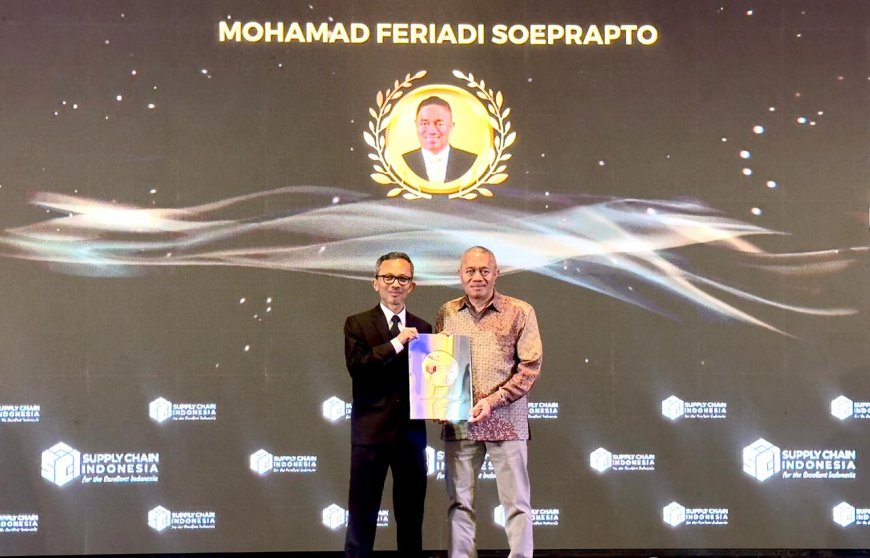 Mohamad Feriadi Raih CEO of The Year di Indonesia Logistics Awards 2026